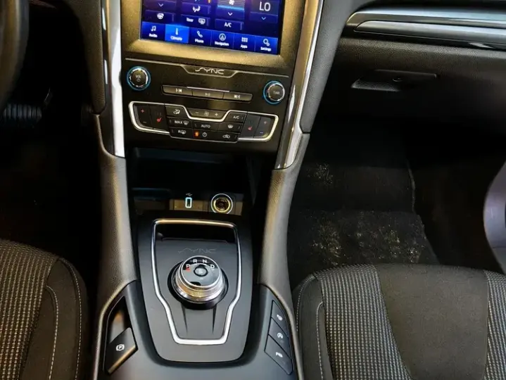 Ford Mondeo IV 2.0 EcoBlue Aut. Titanium