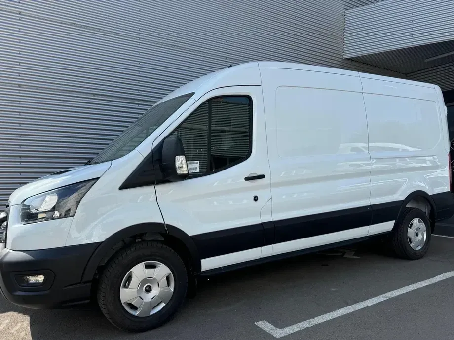 Ford Transit — imagine 3