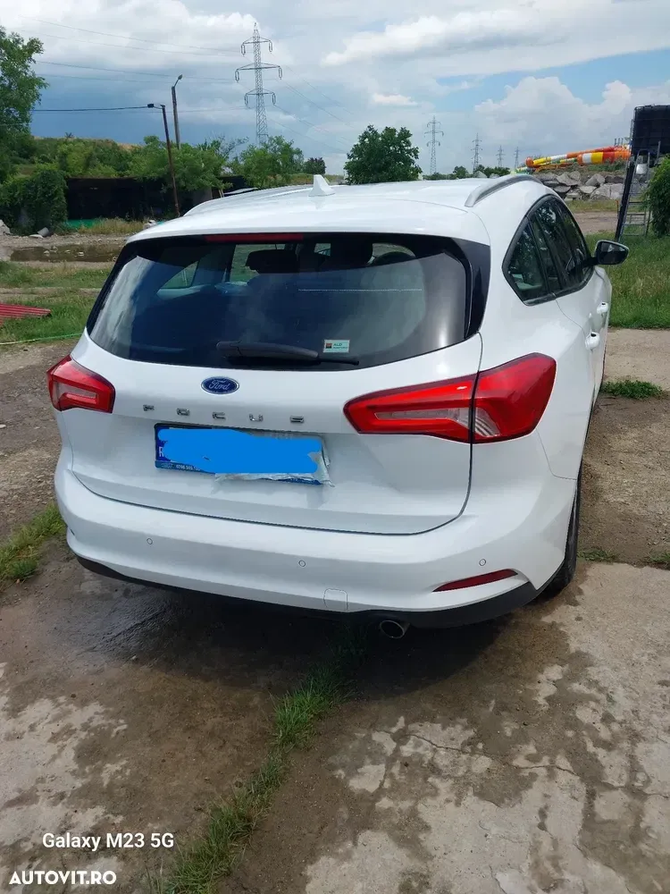 Ford Focus MK4 1.5 EcoBlue Titanium — imagine 2