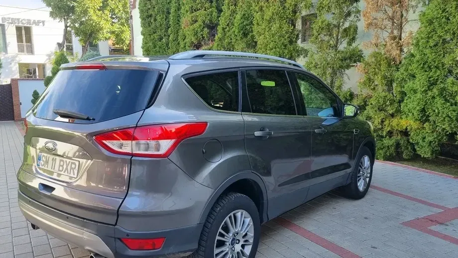 Ford Kuga — imagine 6