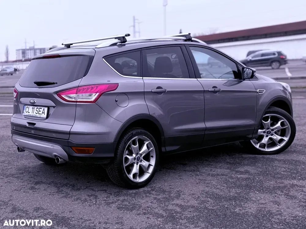 Ford Kuga 2.0 TDCi 4WD Powershift Titanium — imagine 6