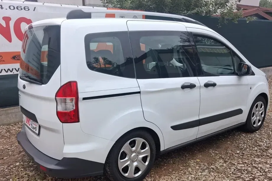 Ford Tourneo Courier 1.5 TDCi S&S Ambiente — imagine 3