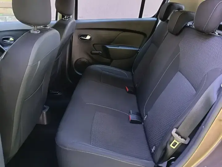 Dacia Sandero II 1.0 SCe Laureate