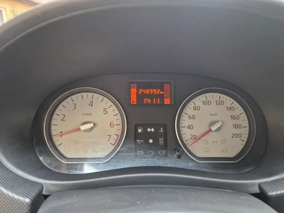 Dacia Logan 1.6 16V Laureate — imagine 4