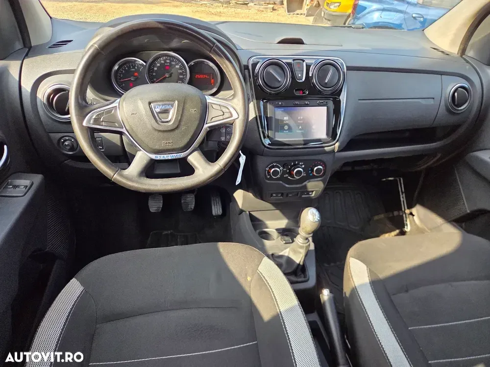 Dacia Lodgy 1.5 dCi Stepway — imagine 4