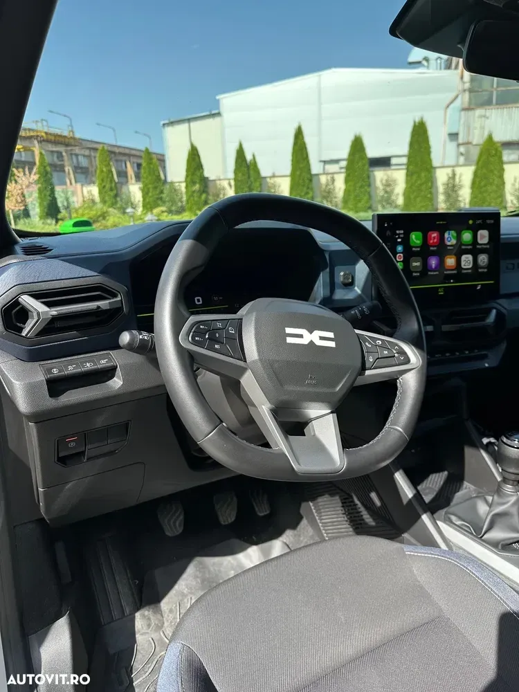 Dacia Duster III TCe 130 4X4 MHEV Journey — imagine 4