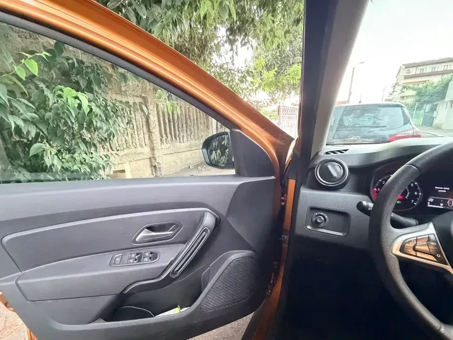 Dacia Duster 1.5 dCi 4x4 Ambiance — imagine 3