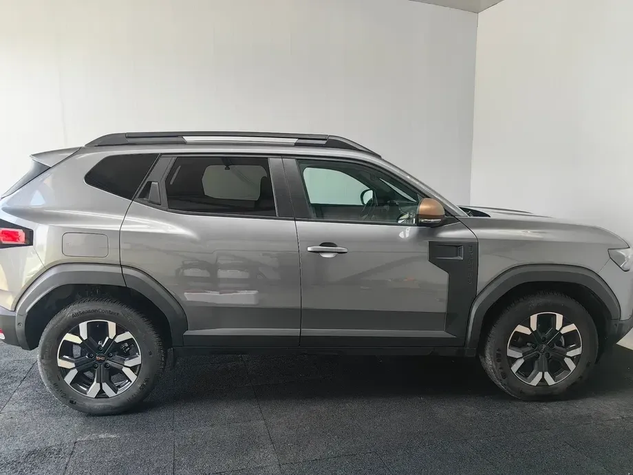 Dacia Duster III TCe 130 4X4 MHEV Extreme — imagine 4