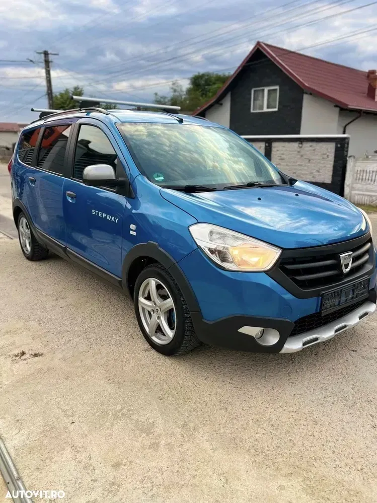 Dacia Lodgy 1.5 dCi 109 CP Stepway — imagine 2