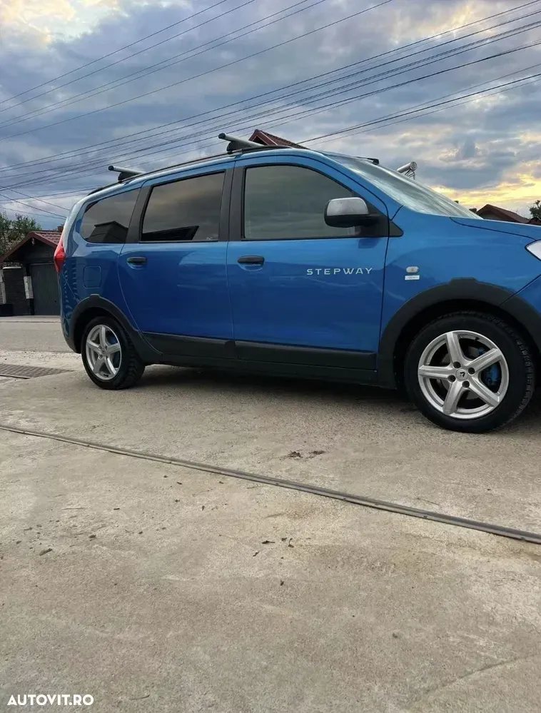 Dacia Lodgy 1.5 dCi 109 CP Stepway — imagine 3