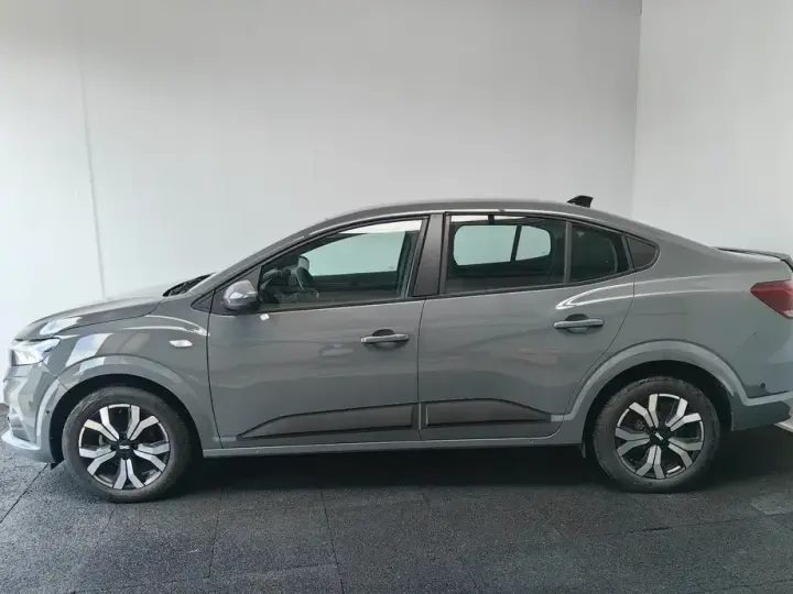 Dacia Logan III TCe 90 CVT Prestige