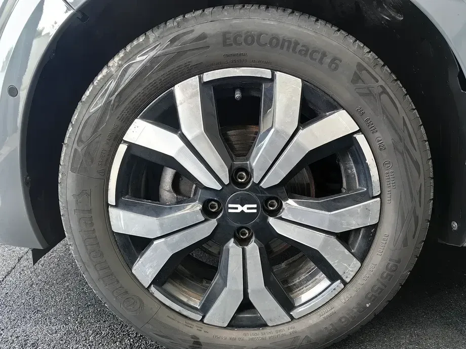 Dacia Logan III TCe 90 CVT Prestige — imagine 6