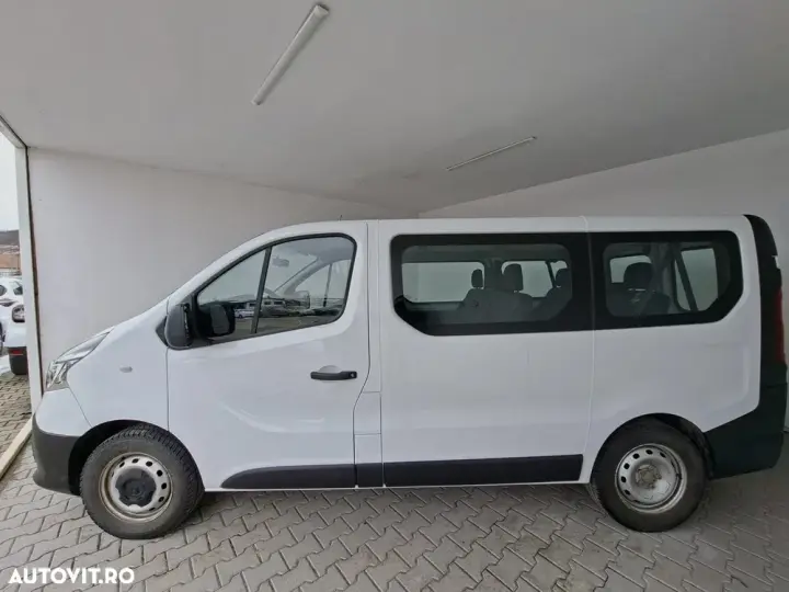 Renault Trafic 2.0 Blue dCi 120 Combi L1H1 8+1 locuri Authentique