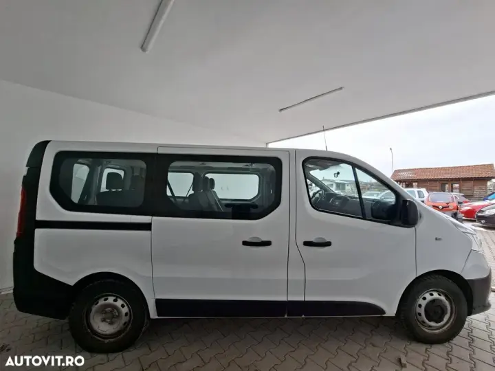 Renault Trafic 2.0 Blue dCi 120 Combi L1H1 8+1 locuri Authentique