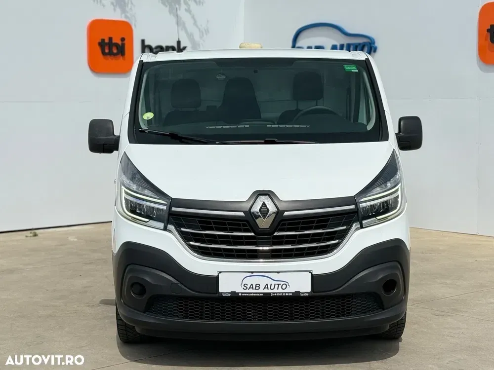 Renault Trafic Grand Combi Life — imagine 2