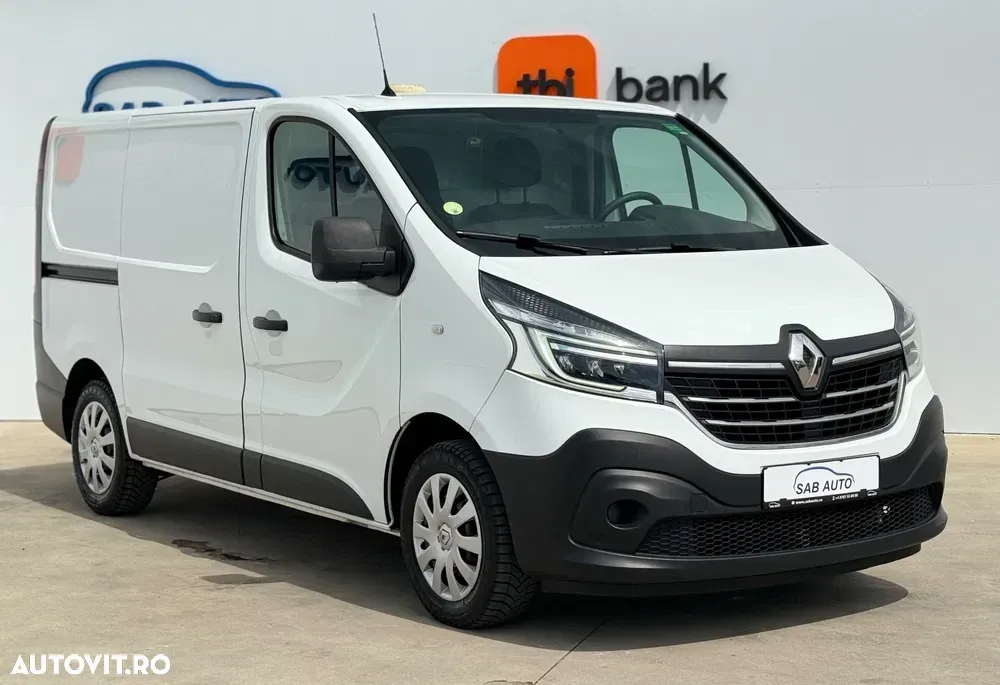 Renault Trafic Grand Combi Life — imagine 3