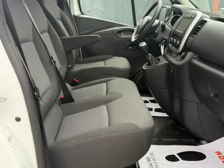 Renault Trafic 2.0 Blue dCi 146 Furgon Cabina Dubla L2H1 Authentique