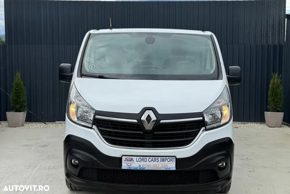 Renault Trafic 2.0 Blue dCi 146 Furgon Cabina Dubla L2H1 Authentique — imagine 2