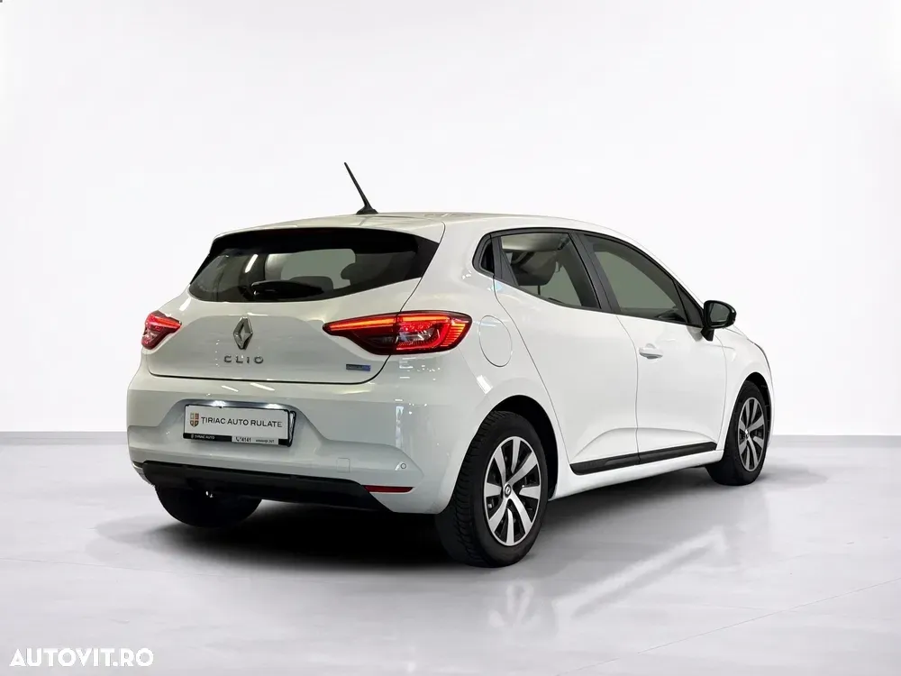 Renault Clio V full hybrid 145 Equilibre — imagine 5