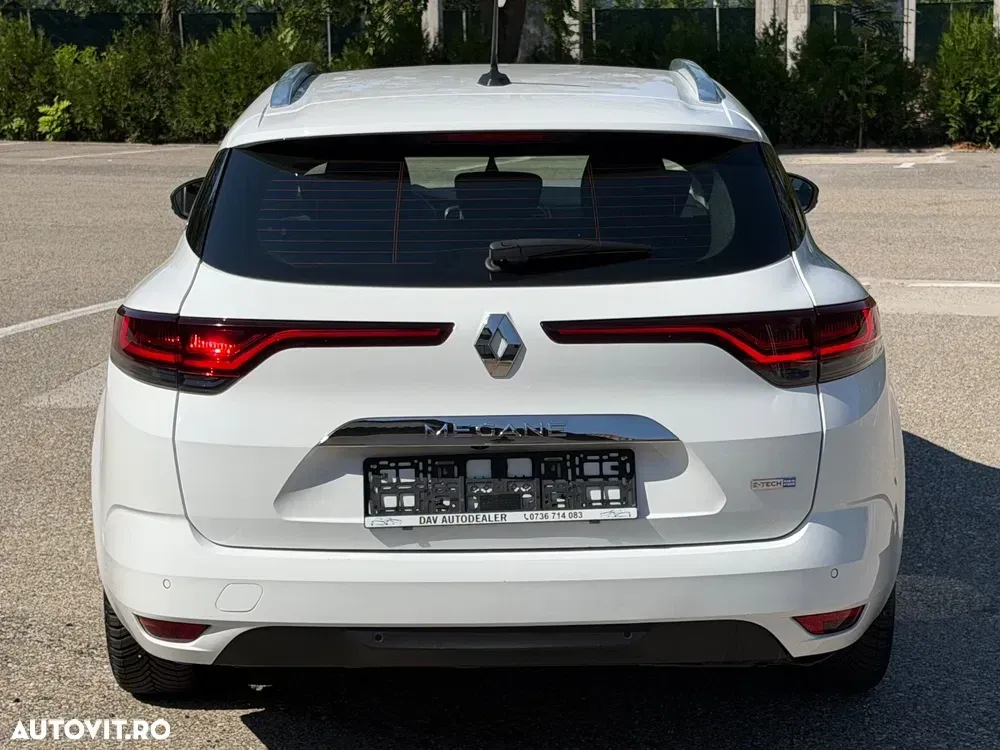 Renault Mégane IV E-TECH 160 BUSINESS EDITION — imagine 4