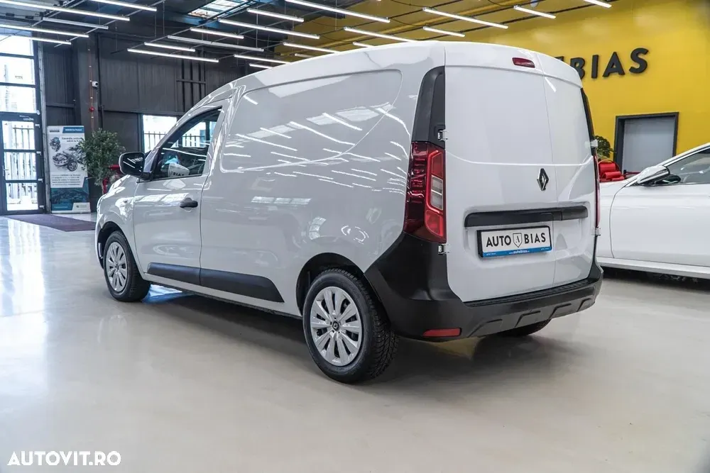 Renault Express — imagine 5