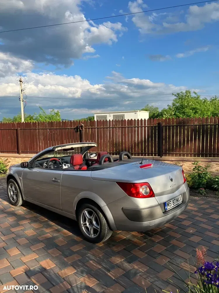 Renault Mégane II 2.0 Confort Dynamique — imagine 3