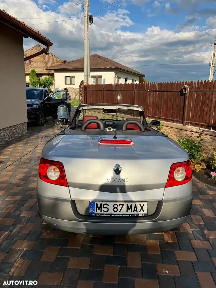 Renault Mégane II 2.0 Confort Dynamique — imagine 4
