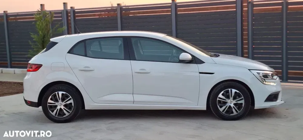 Renault Mégane IV BLUE dCi 115 LIMITED — imagine 3