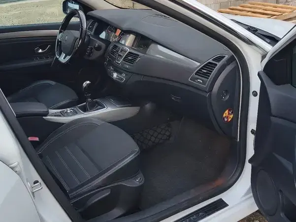 Renault Laguna III dCi 150 FAP Start-Stop Dynamique
