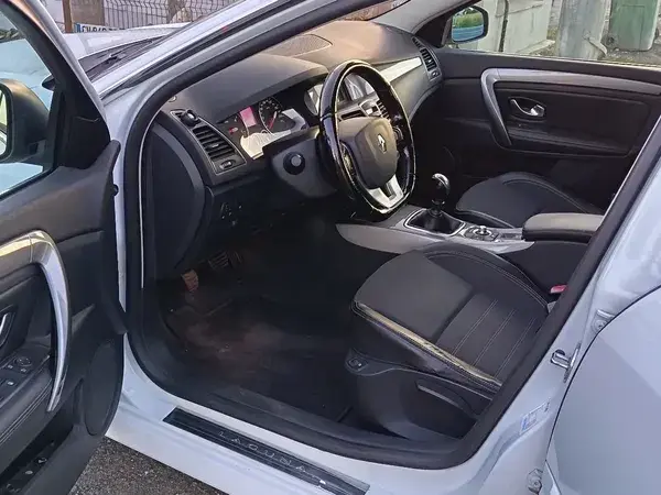 Renault Laguna III dCi 150 FAP Start-Stop Dynamique