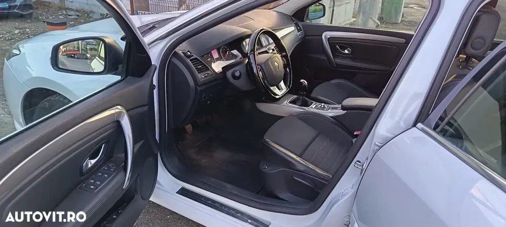 Renault Laguna III dCi 150 FAP Start-Stop Dynamique — imagine 5