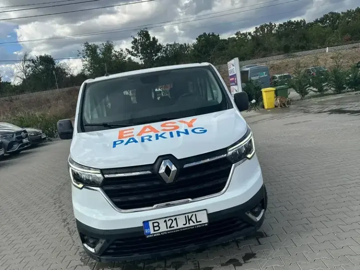 Renault Trafic 2.0 Blue dCi 110 S&S L1 8+1 Zen