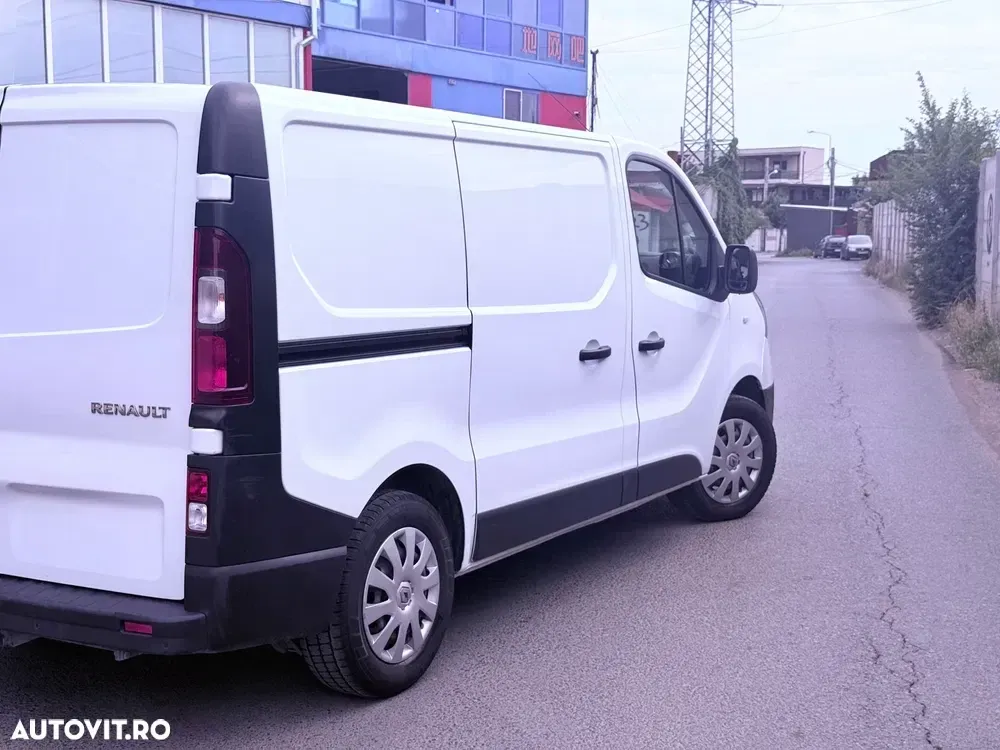 Renault Trafic — imagine 5