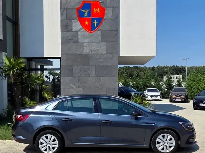 Renault Mégane IV TCe 140 EDC GPF Zen