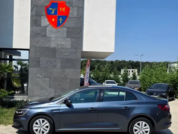 Renault Mégane IV TCe 140 EDC GPF Zen