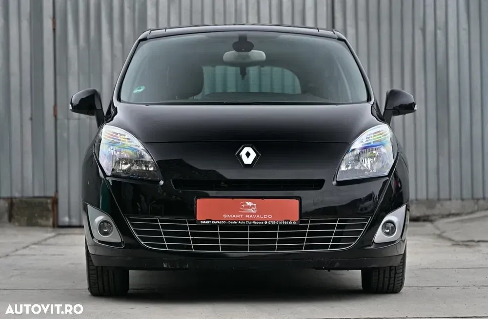 Renault Grand Scenic dCi 130 FAP Start & Stop Bose Edition — imagine 3