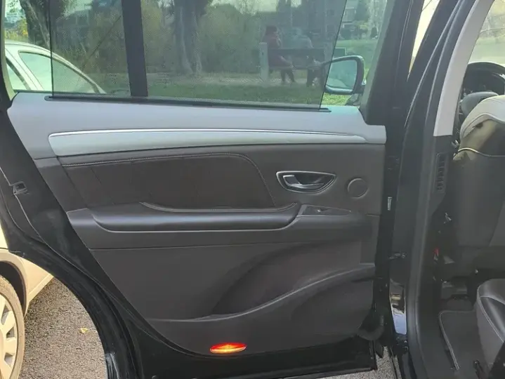 Renault Espace V Energy dCi 160 EDC Initiale Paris