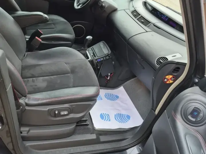 Renault Espace IV 2.0 dCi FAP Aut. Dynamique