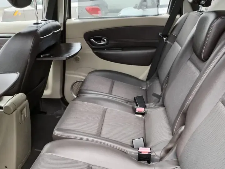 Renault Scénic 1.9dCi Privilege