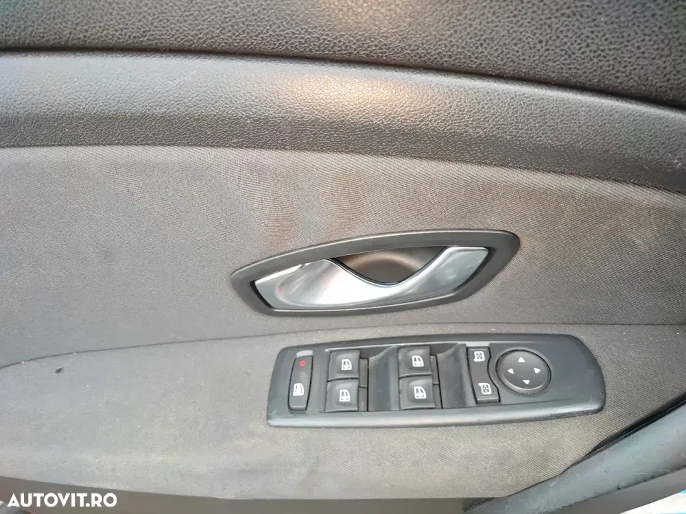 Renault Mégane III 1.6 Authentique — imagine 5
