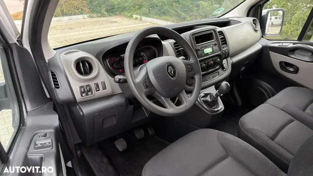 Renault Trafic — imagine 5