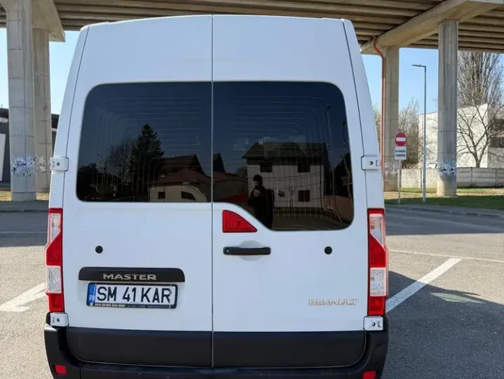 Renault Master 2.3 Blue 145 TT Combi 3,5t L2H2 8+1