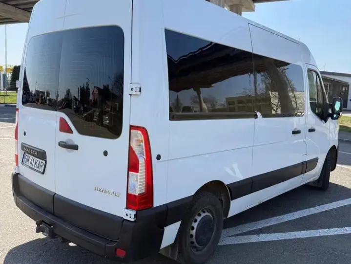 Renault Master 2.3 Blue 145 TT Combi 3,5t L2H2 8+1