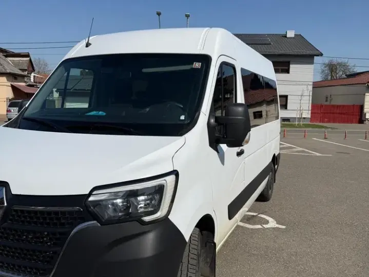 Renault Master 2.3 Blue 145 TT Combi 3,5t L2H2 8+1