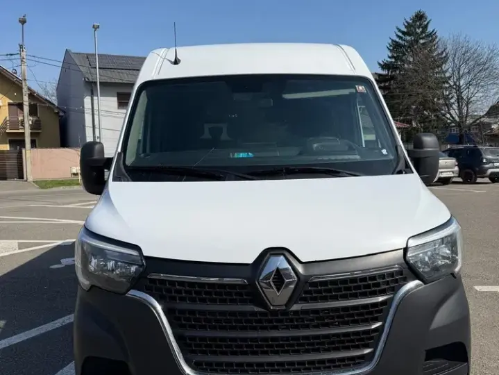 Renault Master 2.3 Blue 145 TT Combi 3,5t L2H2 8+1