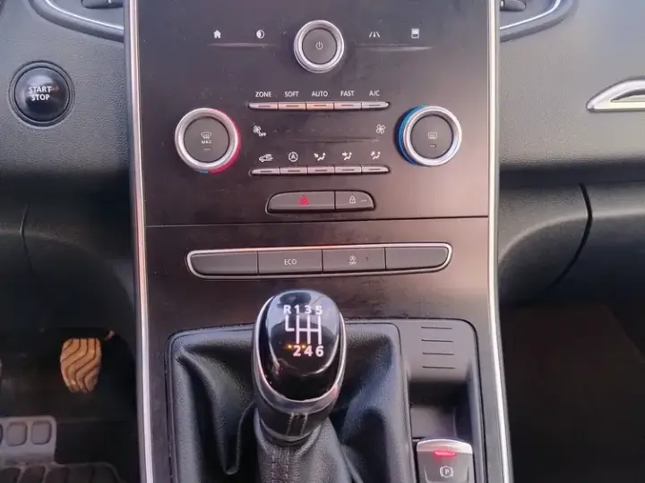 Renault Scénic IV