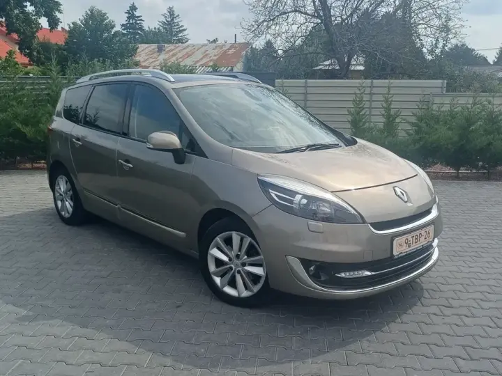 Renault Grand Scenic Energy dCi 130 Start & Stop Bose Edition