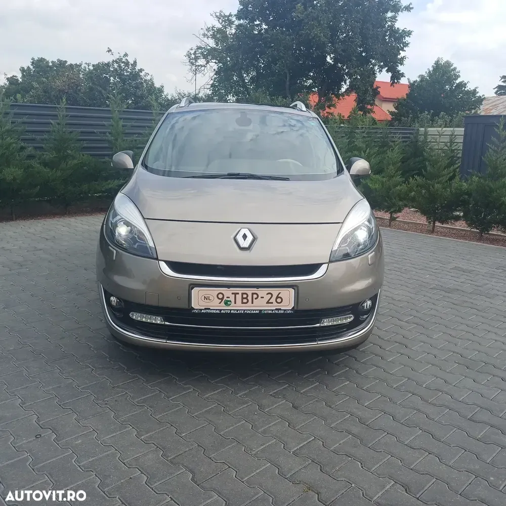 Renault Grand Scenic Energy dCi 130 Start & Stop Bose Edition — imagine 3