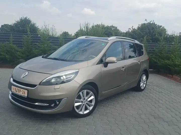 Renault Grand Scenic Energy dCi 130 Start & Stop Bose Edition