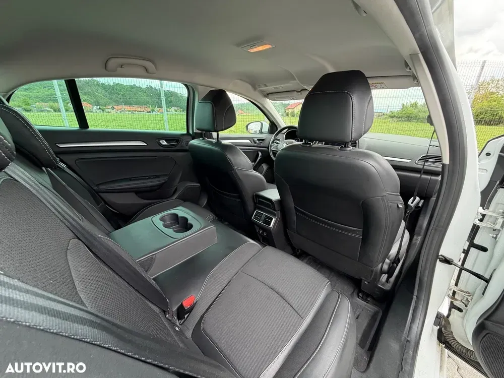 Renault Mégane IV Blue dCi Intens — imagine 6